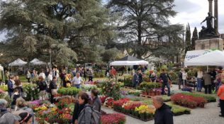 Ultimi preparativi per “Fiorinfiera” a Borgo San Lorenzo